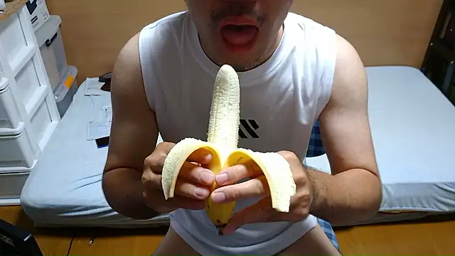 Snapshot of erosuke9 chatting on October 5, 2025, 8:32 pm erosuke9 online show from October 5, 2025, 8:32 pm