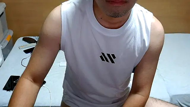 Snapshot of erosuke9 chatting on September 9, 2025, 11:19 am erosuke9 online show from September 9, 2025, 11:19 am