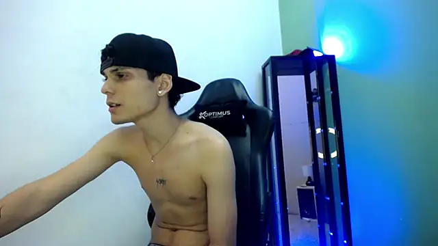 dilan hott  online show from January 14, 2026, 8:56 pm