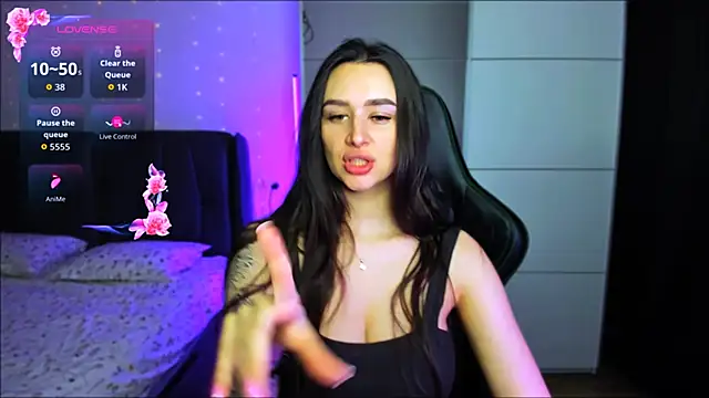 Snapshot of Veronica_Larsson chatting on December 15, 2025, 4:29 am Veronica Larsson online show from December 15, 2025, 4:29 am