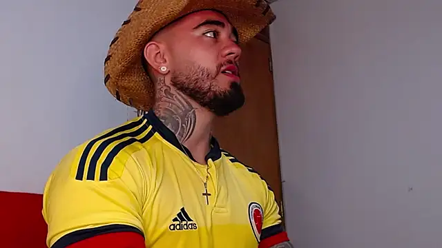 tommyblessd1 online show from November 10, 2025, 6:07 am