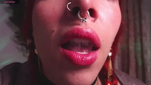 bri von dhara   online show from November 25, 2025, 3:56 pm