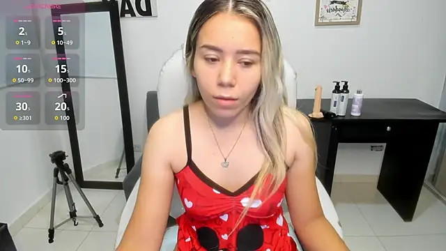 Aiilyn Ds online show from September 19, 2025, 9:35 am