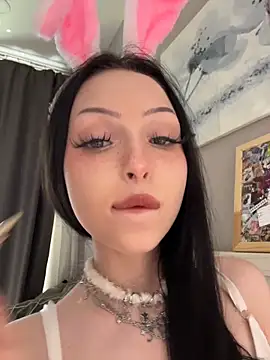 Snapshot of Lina_Thornton_ chatting on April 2, 2026, 10:11 am Lina Thornton online show from April 2, 2026, 10:11 am