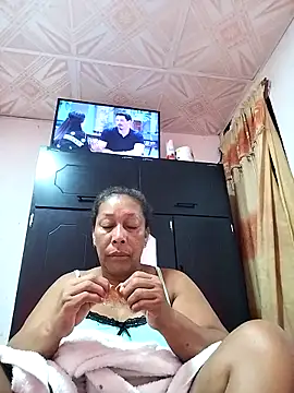 Naomi-Mature online show from November 6, 2025, 8:07 am