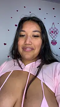 Snapshot of SharaRous chatting on February 14, 2026, 5:40 am SharaRous online show from February 14, 2026, 5:40 am