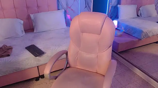 Red kytty6 online show from March 3, 2026, 4:19 am