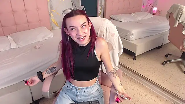 Red kytty6 online show from May 21, 2026, 3:26 am