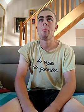 Snapshot of Aymeric35000 chatting on September 11, 2025, 7:52 am Aymeric35000 online show from September 11, 2025, 7:52 am