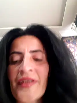 Gecenin Kralicesi online show from May 16, 2026, 6:34 am