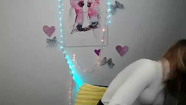 JuiceLips   online show from December 1, 2025, 2:07 pm