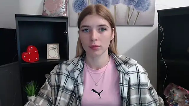 JuiceLips   online show from November 25, 2025, 3:01 pm