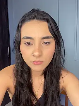 Zafira Montiel online show from December 17, 2025, 11:54 pm