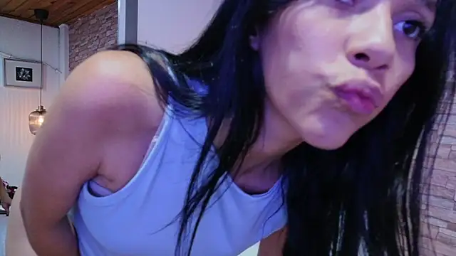 Martina thompson69 online show from February 11, 2026, 4:18 pm