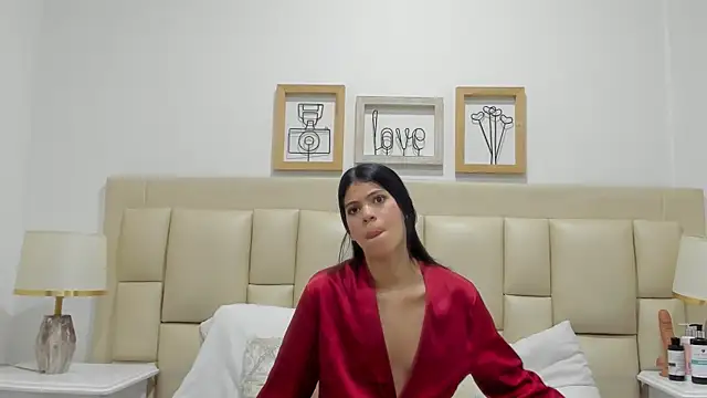 SkinnyGirl 28 online show from January 5, 2026, 7:28 pm