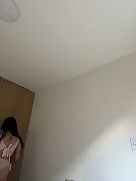 CatadeLuca online show from April 22, 2026, 3:08 pm