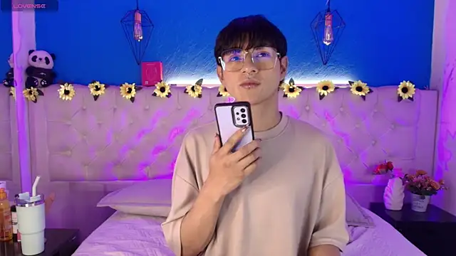 AleAurarashi online show from April 5, 2026, 2:40 am