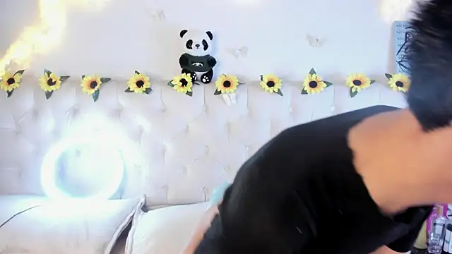 AleAurarashi online show from January 7, 2026, 2:05 am