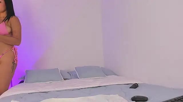 elzafuentes1 online show from February 6, 2026, 8:49 pm