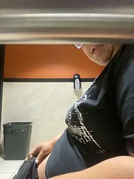 wishuhope4 online show from December 1, 2025, 8:53 pm