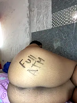 Messy-diana21 online show from December 5, 2025, 8:17 pm