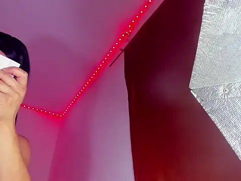 Big latinax online show from April 29, 2026, 11:44 pm