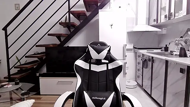 RyanStorm  online show from October 12, 2025, 9:05 pm