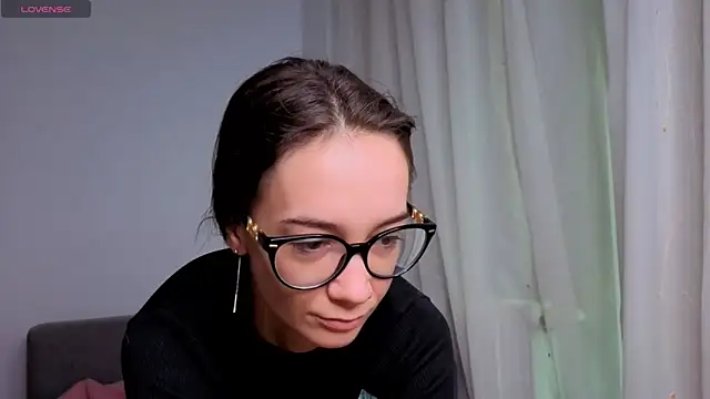 SkinnyMode online show from October 24, 2025, 6:45 am