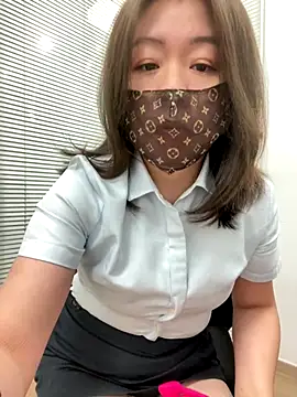 300-AMAM online show from November 14, 2025, 3:54 am