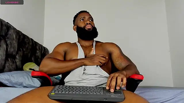 Snapshot of james_musclebbc chatting on May 25, 2026, 7:12 pm james musclebbc online show from May 25, 2026, 7:12 pm