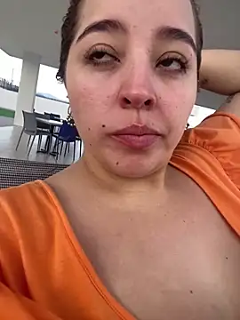 LoanaSantos online show from November 22, 2025, 9:13 pm