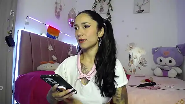 Liahdiaz  online show from April 10, 2026, 2:24 pm