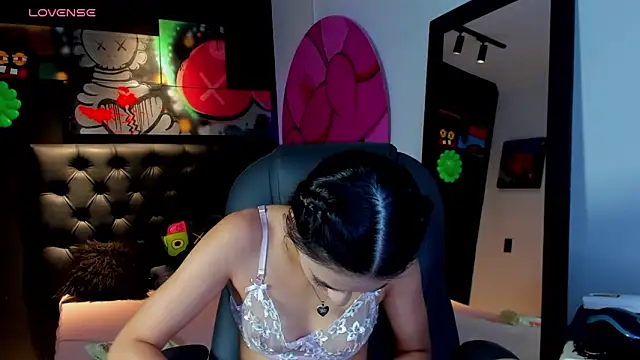 Snapshot of miIa_bratz chatting on May 21, 2026, 8:50 pm miIa bratz online show from May 21, 2026, 8:50 pm
