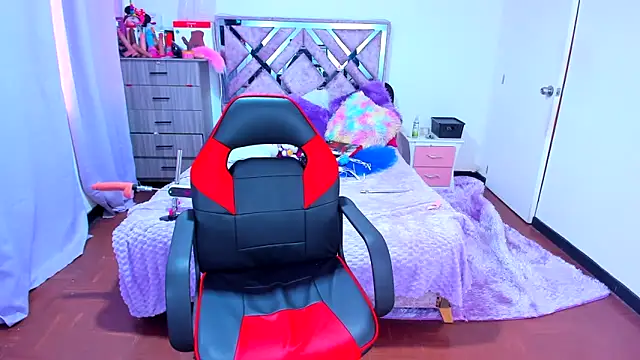 Luna Analya online show from December 19, 2025, 12:18 pm