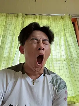 shoma2003 online show from April 12, 2026, 1:53 am