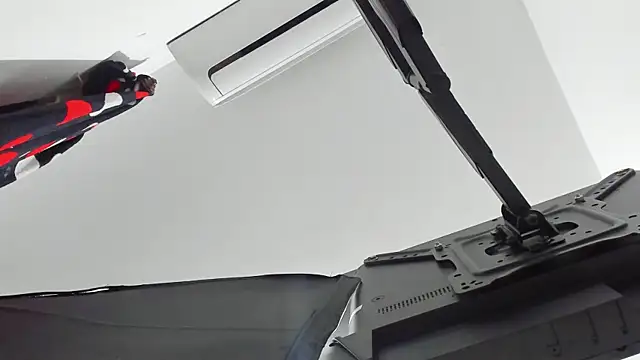 Rihanna hotx online show from November 26, 2025, 12:54 am