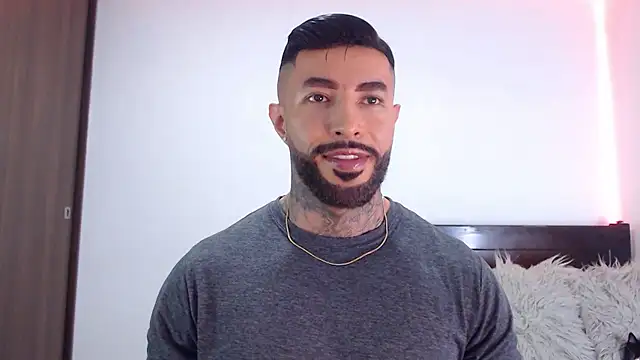 andrea de lucaa online show from January 14, 2026, 3:54 am