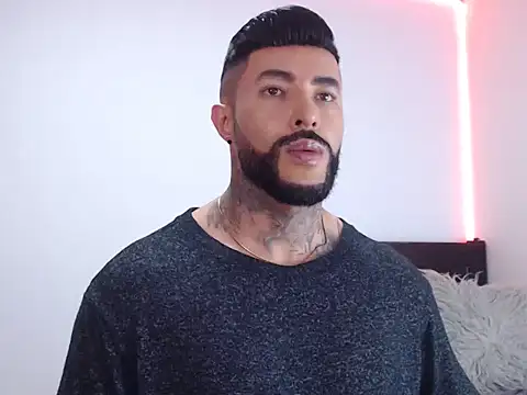 andrea de lucaa online show from October 25, 2025, 3:38 am