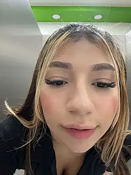 Snapshot of Isabella18_pink chatting on July 16, 2026, 4:04 pm Isabella18 pink online show from July 16, 2026, 4:04 pm