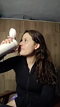 lindasyt online show from February 14, 2026, 3:29 am