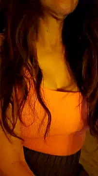 Snapshot of LeemaBean chatting on October 1, 2025, 3:22 am LeemaBean online show from October 1, 2025, 3:22 am