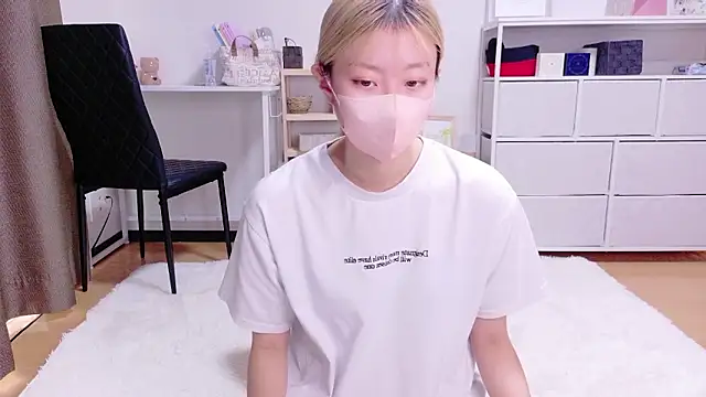 Snapshot of Nana__ch chatting on December 16, 2025, 5:44 am Nana ch online show from December 16, 2025, 5:44 am