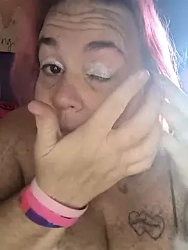 Courdles online show from November 30, 2025, 8:09 pm