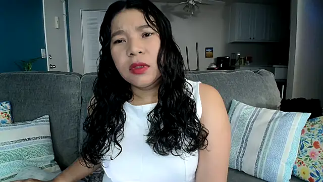 SHEILYN  online show from May 17, 2026, 6:35 am