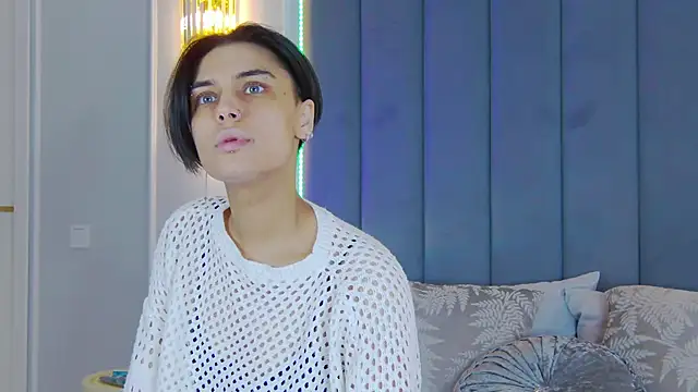 VioletAsh online show from October 6, 2025, 4:35 am