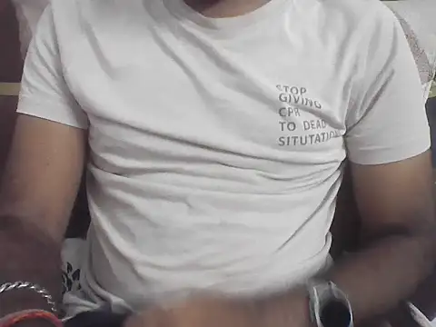 Snapshot of joshisdwe chatting on November 4, 2025, 6:33 pm joshisdwe online show from November 4, 2025, 6:33 pm