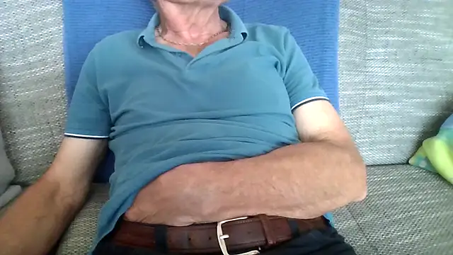 Snapshot of velikifant7 chatting on May 18, 2026, 4:12 pm velikifant7 online show from May 18, 2026, 4:12 pm