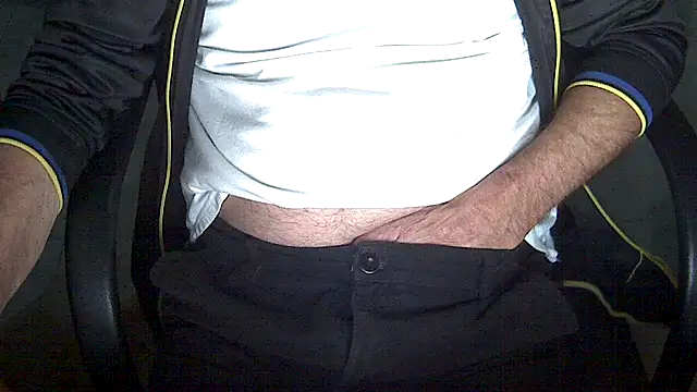 Snapshot of velikifant7 chatting on February 4, 2026, 5:13 am velikifant7 online show from February 4, 2026, 5:13 am