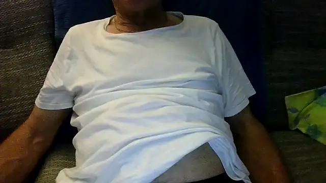 velikifant7 online show from November 26, 2025, 7:25 pm