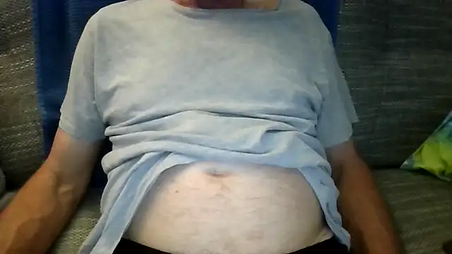 Snapshot of velikifant7 chatting on April 17, 2026, 6:22 pm velikifant7 online show from April 17, 2026, 6:22 pm